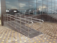 Перила для входной группы с двойным поручнем - fgospostavki.ru - Киров