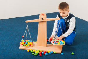 Весы настольные из бука - fgospostavki.ru - Киров