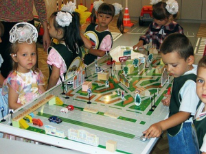 Настольно-напольная игра (магнитно-маркерный макет) "Азбука дорог" с комплектом тематических магнитов - fgospostavki.ru - Киров