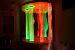 Сенсорный уголок большой с двумя колоннами, двусторонней подсветкой и фибероптическими нитями. VIP класс. - fgospostavki.ru - Киров