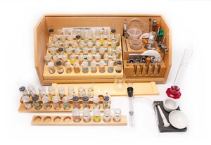 Микролаборатория для химического эксперимента (с ППГ, набором керамики и фарфора) - fgospostavki.ru - Киров