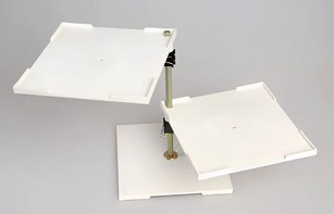 Столик подъемно-поворотный с 2-мя плоскостями - fgospostavki.ru - Киров